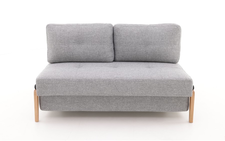 Sofa Cubed z nogami drewnianymi (140 cm)