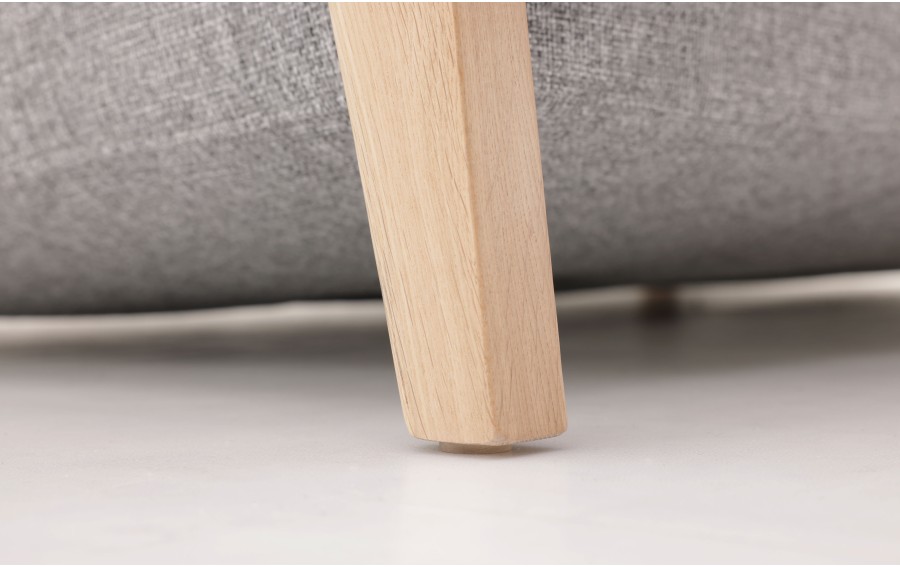 Sofa Cubed z nogami drewnianymi (140 cm)