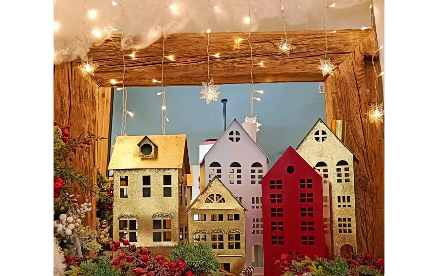Domek dekoracyjny metalowy 35,5 cm czerwony – całoroczna lampionowa ozdoba do wnętrz | styl loft, scandi, hygge