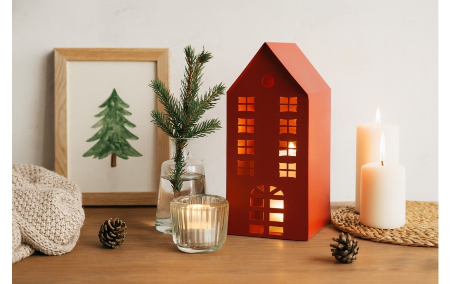 Domek dekoracyjny metalowy 35,5 cm czerwony – całoroczna lampionowa ozdoba do wnętrz | styl loft, scandi, hygge