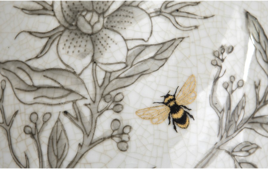 Wazon porcelanowy 30 cm z motywem kwiatów i pszczół