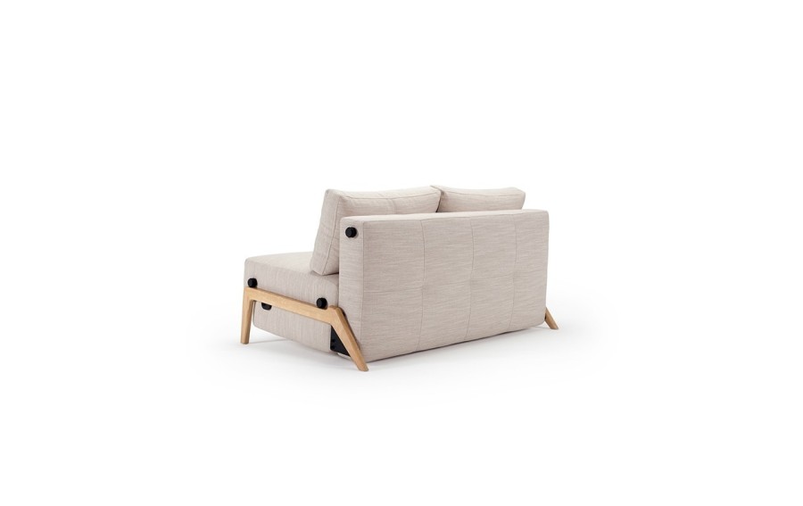 Sofa Cubed z nogami drewnianymi (140 cm)