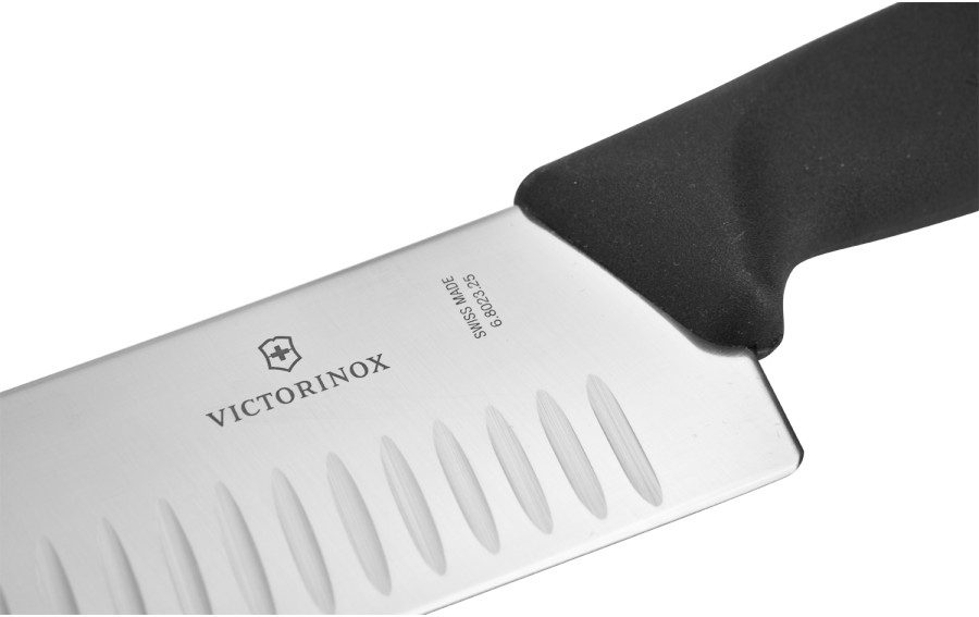 Nóż kuchenny ryflowane ostrze Victorinox czarny