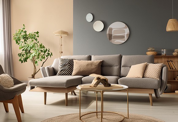 Nowoczesny salon szaro-beżowy: eleganckie i stylowe aranżacje